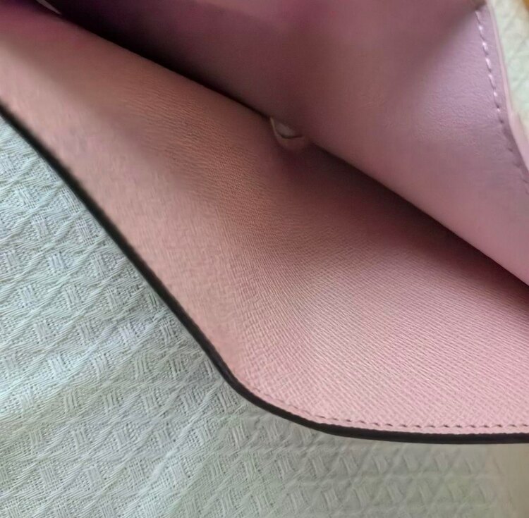 ポルトフォイユ・ヴィクトリーヌ　ローズ・バレリーヌ　モノグラム（ブランド財布・小物）の商品画像 - 査定依頼日：2025年2月3日 - 最高査定価格：12,000円