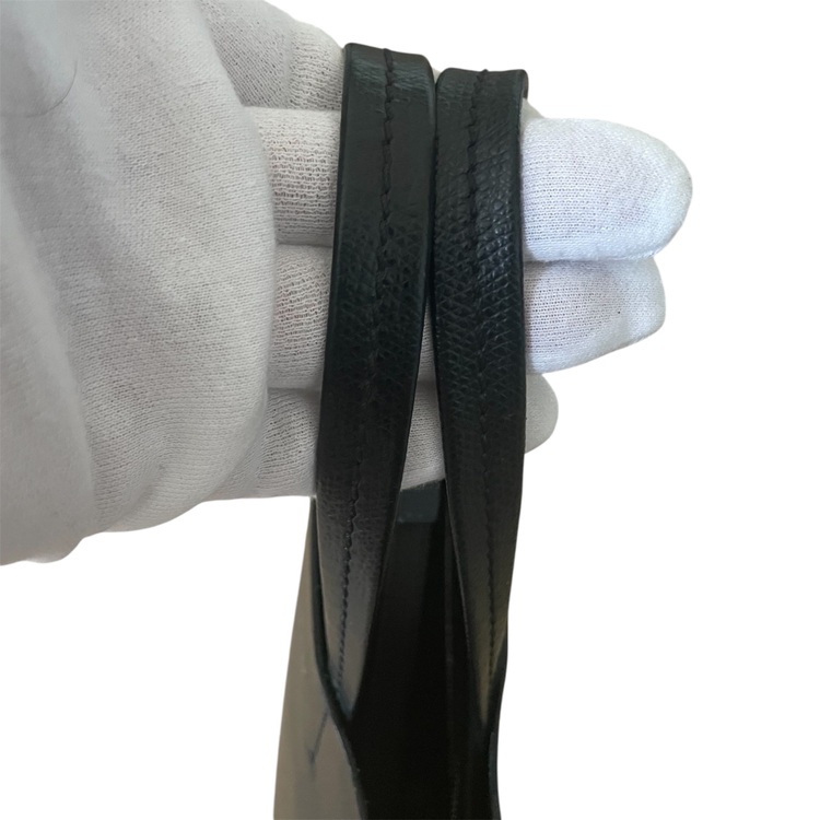 バーティカルカバ　スモール（ブランドバッグ）の商品画像 - 査定依頼日：2025年7月30日 - 最高査定価格：90,000円