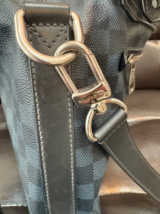 ルイ ヴィトン ダミエ コバルト グリニッジ ショルダーバッグ メッセンジャーバ（ブランドバッグ）の商品画像 - 査定依頼日：2025年11月13日 - 最高査定価格：60,000円