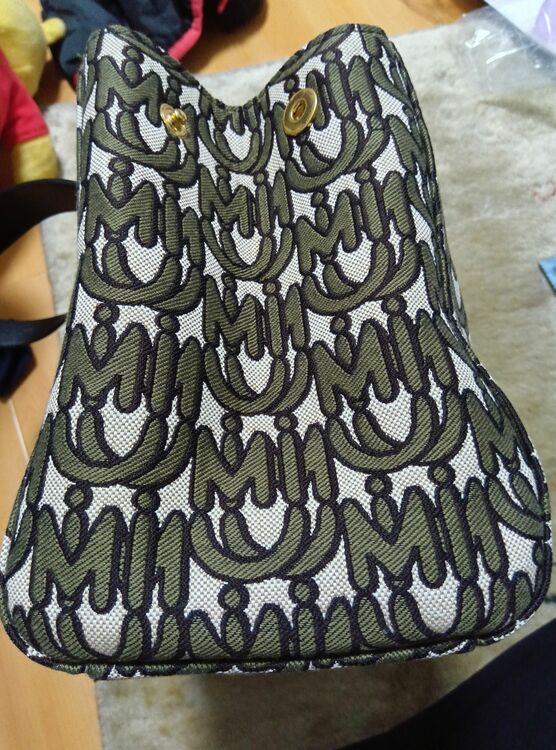 ミュウミュウ  （ブランドバッグ）の商品画像 - 査定依頼日：2025年6月15日 - 最高査定価格：55,000円