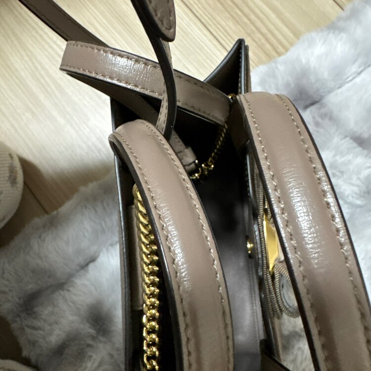 フェラガモ  （ブランドバッグ）の商品画像 - 査定依頼日：2025年2月10日 - 最高査定価格：48,000円