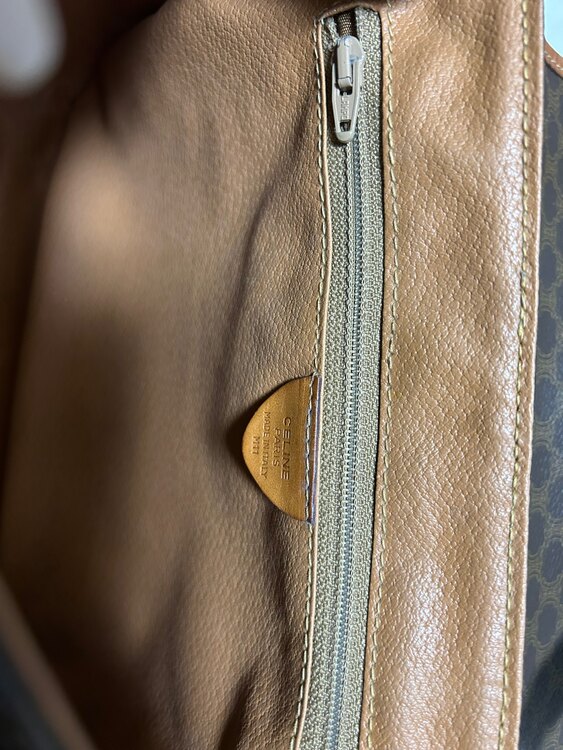 ショルダーバッグ（ブランドバッグ）の商品画像 - 査定依頼日：2025年3月9日 - 最高査定価格：1,000円