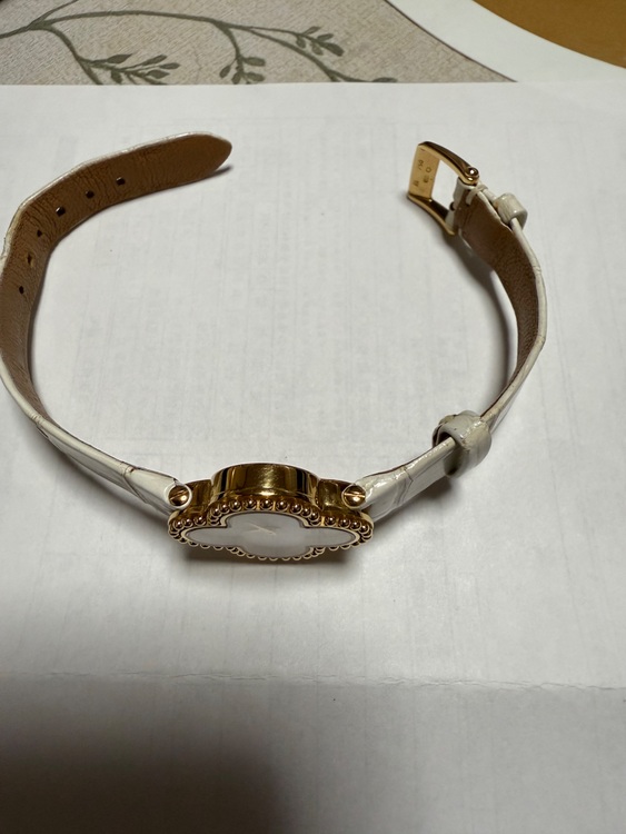 その他 ヴァン クリーフ＆アーペル VCARD2200（高級時計）の商品画像 - 査定依頼日：2025年10月7日 - 最高査定価格：750,000円