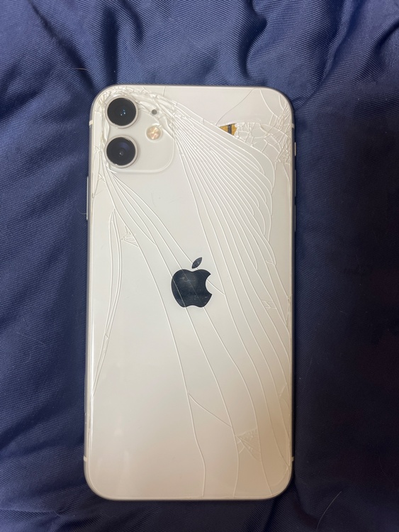 iPhone iPhone8 64GB SIMフリー（スマホ）の商品画像 - 査定依頼日：2026年9月21日 - 最高査定価格：4,000円