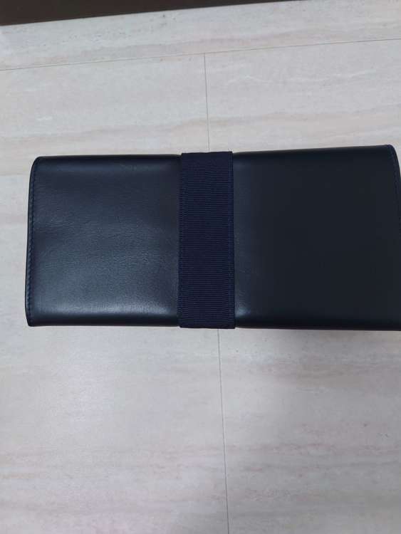 フェラガモ 長財布 ガンチーニ（ブランド財布・小物）の商品画像 - 査定依頼日：2022年9月16日 - 最高査定価格：2,000円