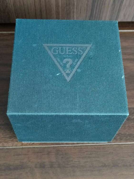 GUESS（高級時計）の商品画像 - 査定依頼日：2025年4月10日 - 最高査定価格：3,000円