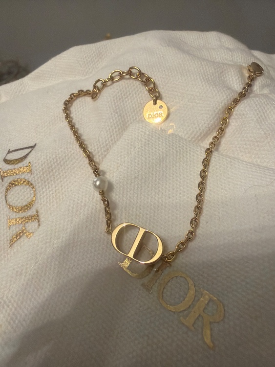 Dior Petit CD ブレスレット　メタル＆レジンパール（金・貴金属）の商品画像 - 査定依頼日：2026年5月5日 - 最高査定価格：29,000円