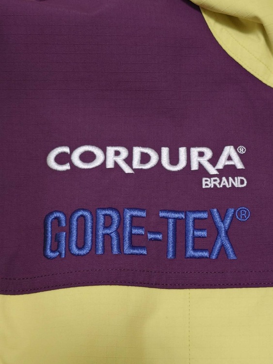 Supreme The North Face Expedition Jacket（古着・ファッション）の商品画像 - 査定依頼日：2026年2月15日 - 最高査定価格：40,000円