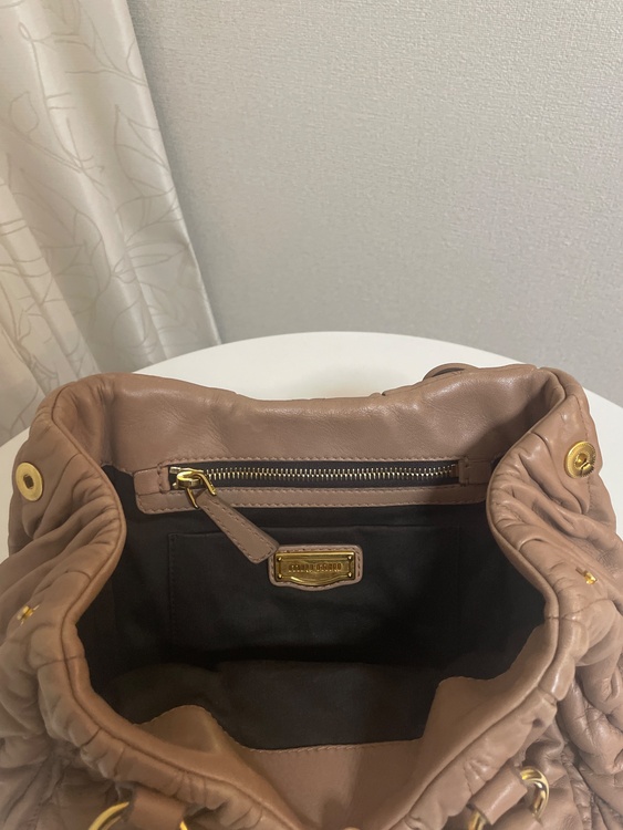 ミュウミュウ  （ブランドバッグ）の商品画像 - 査定依頼日：2025年12月26日 - 最高査定価格：60,000円