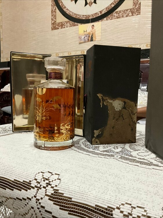 ウイスキー サントリー響 （お酒）の商品画像 - 査定依頼日：2026年1月23日 - 最高査定価格：1,000,000円