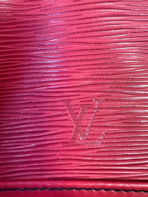 ルイヴィトン エピ （ブランドバッグ）の商品画像 - 査定依頼日：2026年1月16日 - 最高査定価格：100,000円