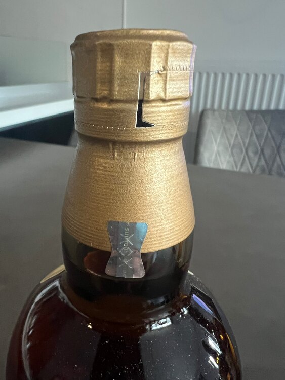 ウイスキー サントリー山崎 （お酒）の商品画像 - 査定依頼日：2025年1月24日 - 最高査定価格：20,000円