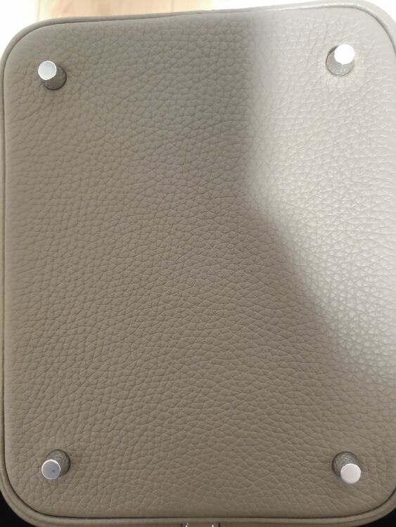 ピコタンロックMMエトゥープ（ブランドバッグ）の商品画像 - 査定依頼日：2025年6月17日 - 最高査定価格：700,000円