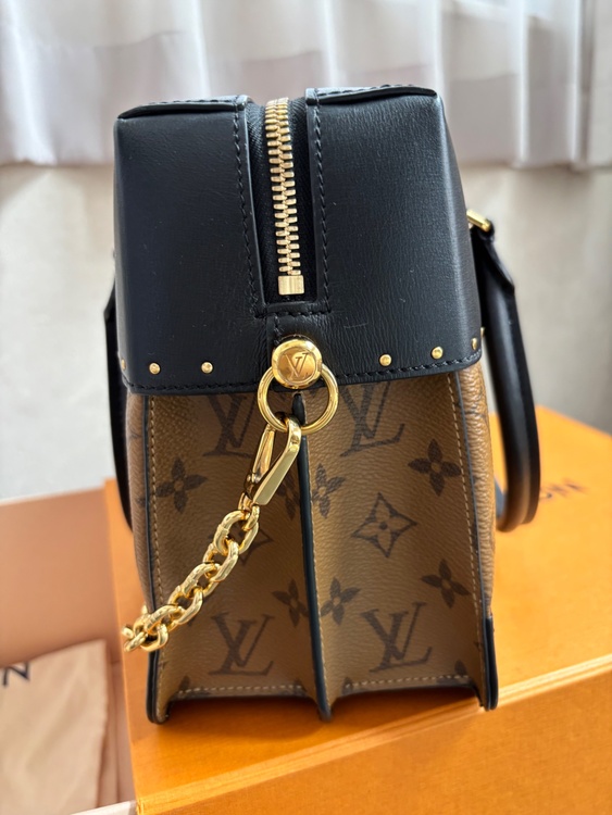 モノグラム　リバース　シティマル（ブランドバッグ）の商品画像 - 査定依頼日：2026年4月28日 - 最高査定価格：800,000円