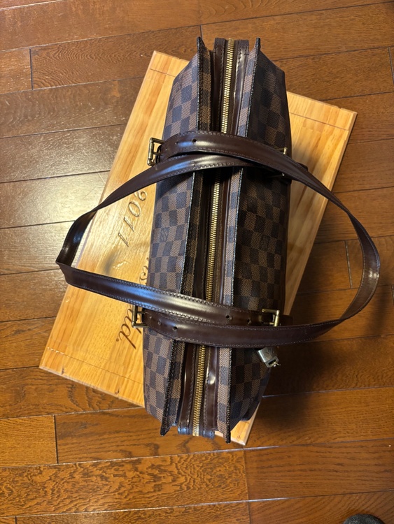 ルイヴィトン LV ダミエ チェルシー エベヌ トート/ショルダー バッグ鍵付き（ブランドバッグ）の商品画像 - 査定依頼日：2026年1月8日 - 最高査定価格：120,000円