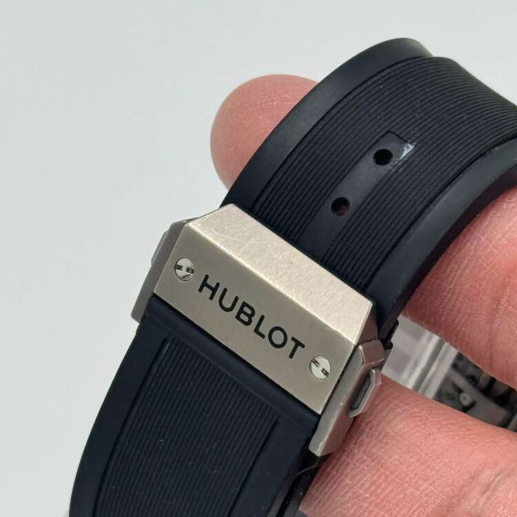 ウブロ ビックバン （高級時計）の商品画像 - 査定依頼日：2025年3月20日 - 最高査定価格：1,400,000円