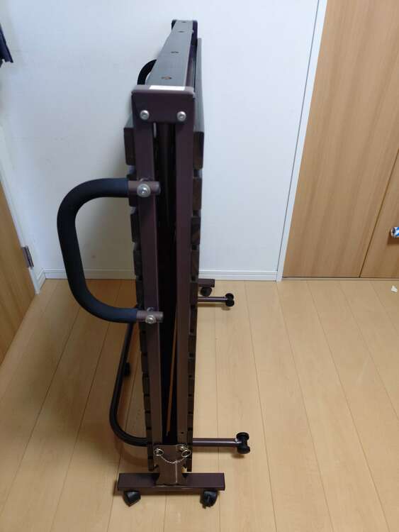 折りたたみベッド（家具・寝具）の商品画像 - 査定依頼日：2025年4月29日 - 最高査定価格：2,000円
