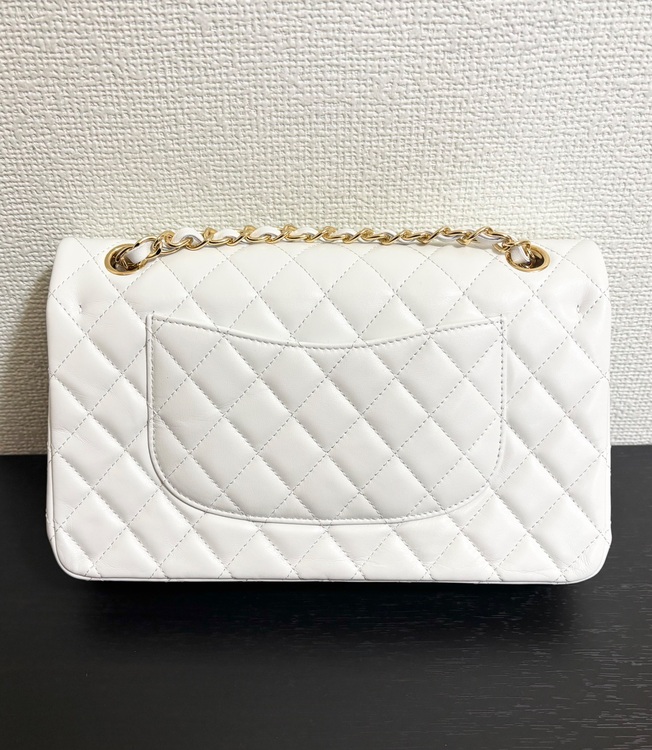 シャネル　バッグ　マトラッセ　ホワイト　ゴールド（ブランドバッグ）の商品画像 - 査定依頼日：2025年10月17日 - 最高査定価格：700,000円