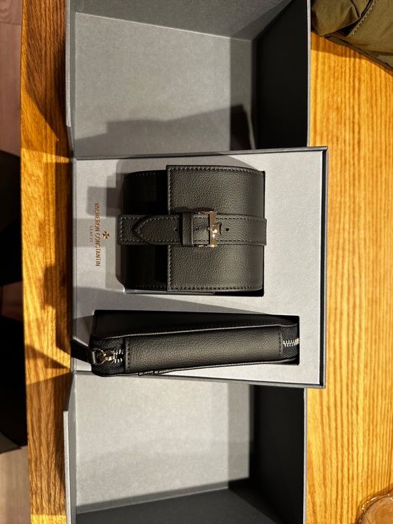 ヴァシュロン コンスタンタン オーヴァーシーズ 木 X45RV/210R-B705 （高級時計）の商品画像 - 査定依頼日：2025年11月17日 - 最高査定価格：8,000,000円