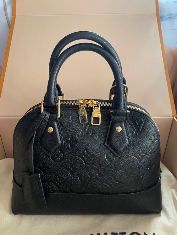 ルイヴィトン アルマ （ブランドバッグ）の商品画像 - 査定依頼日：2025年7月15日 - 最高査定価格：250,000円