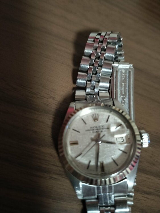 ロレックス パーペチュアル オイスターパーペチュアル    6917かてい（高級時計）の商品画像 - 査定依頼日：2026年2月9日 - 最高査定価格：450,000円