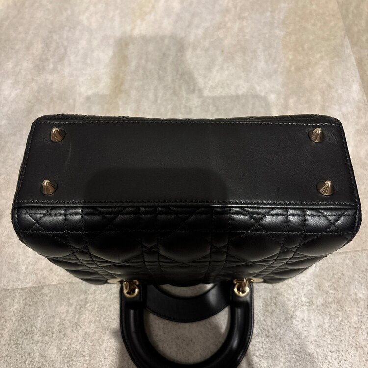 ディオール  （ブランドバッグ）の商品画像 - 査定依頼日：2025年6月1日 - 最高査定価格：380,000円