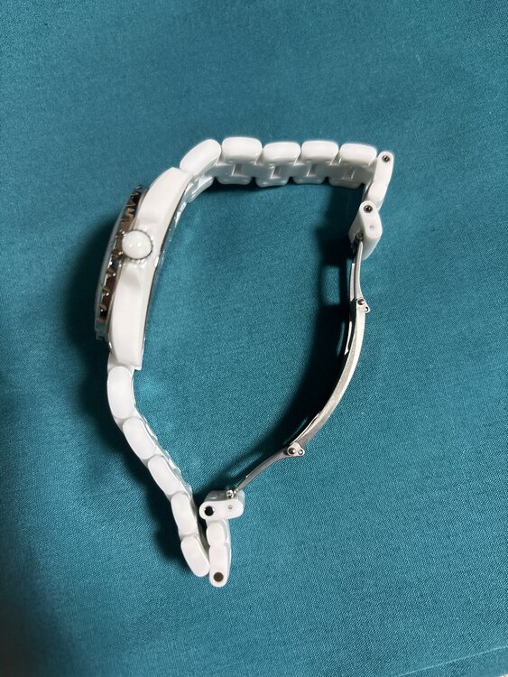 シャネル J12 H162（高級時計）の商品画像 - 査定依頼日：2025年3月23日 - 最高査定価格：400,000円