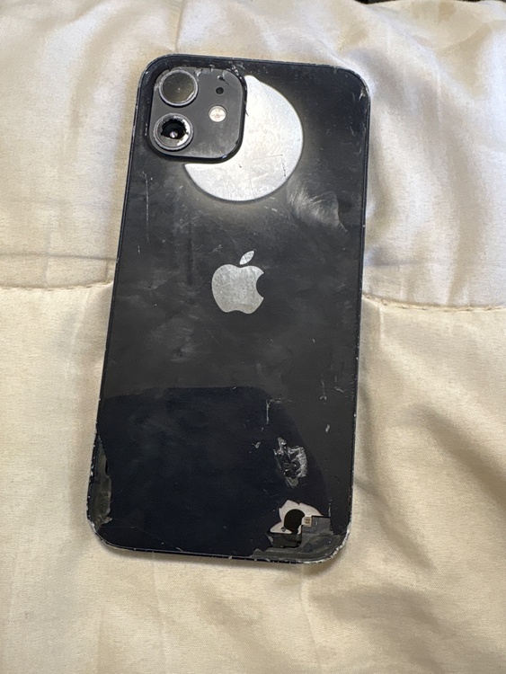 iPhone（スマホ）の商品画像 - 査定依頼日：2026年2月23日 - 最高査定価格：24,000円