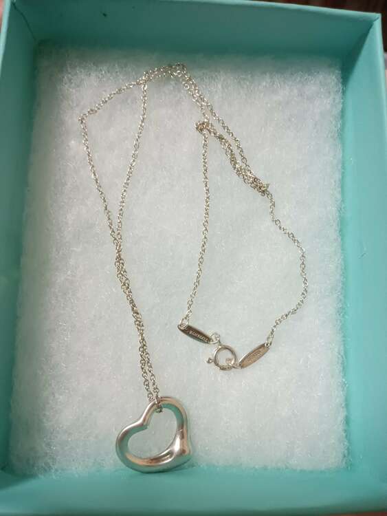 ティファニーオープンハートネックレス（金・貴金属）の商品画像 - 査定依頼日：2024年12月10日 - 最高査定価格：6,000円