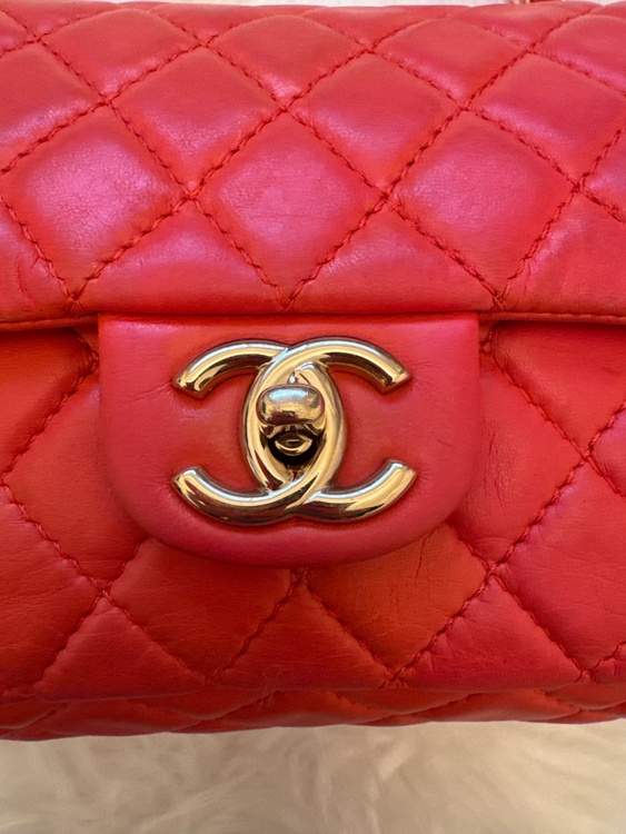 マトラッセ　ラムスキン　赤（ブランドバッグ）の商品画像 - 査定依頼日：2026年3月25日 - 最高査定価格：320,000円