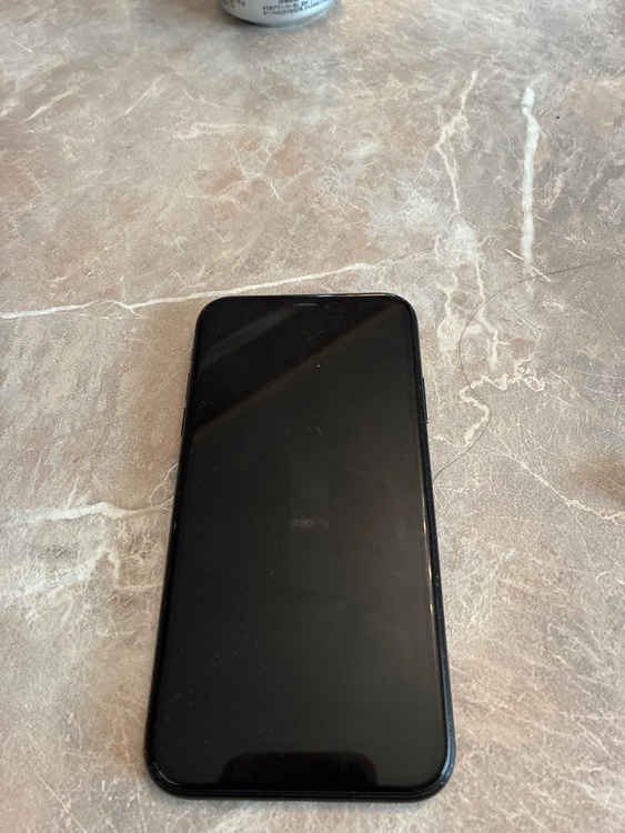 iPhone iPhoneXR 64GB au（スマホ）の商品画像 - 査定依頼日：2026年7月19日 - 最高査定価格：11,500円
