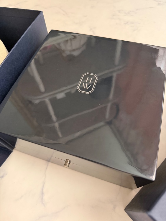 ハリーウィンストン その他 アベニューフルダイヤばんぐり（高級時計）の商品画像 - 査定依頼日：2025年11月12日 - 最高査定価格：1,750,000円