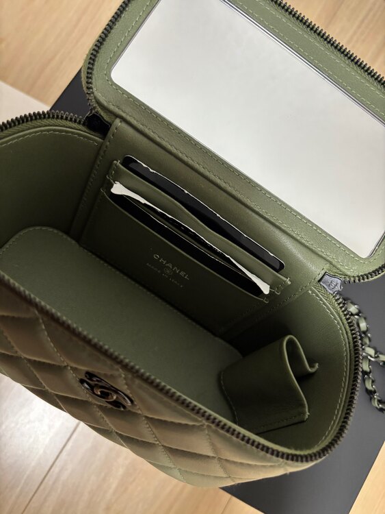 シャネル　ハンドル付　バニティ（ブランドバッグ）の商品画像 - 査定依頼日：2025年5月26日 - 最高査定価格：400,000円