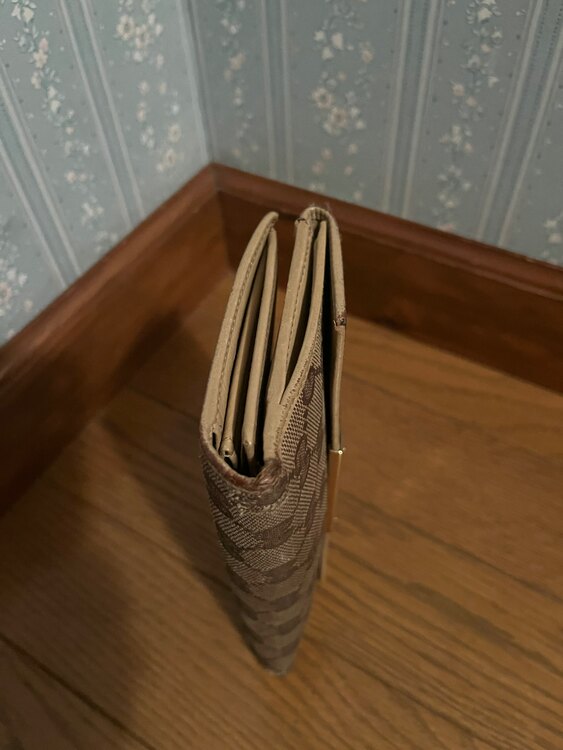 グッチキャンパス（ブランド財布・小物）の商品画像 - 査定依頼日：2025年1月12日 - 最高査定価格：5,000円