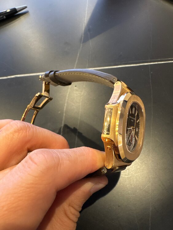 パテックフィリップ ノーチラス （高級時計）の商品画像 - 査定依頼日：2025年5月3日 - 最高査定価格：15,000,000円