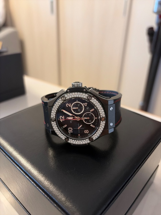 HUBLOTビックバン（高級時計）の商品画像 - 査定依頼日：2026年10月24日 - 最高査定価格：860,000円