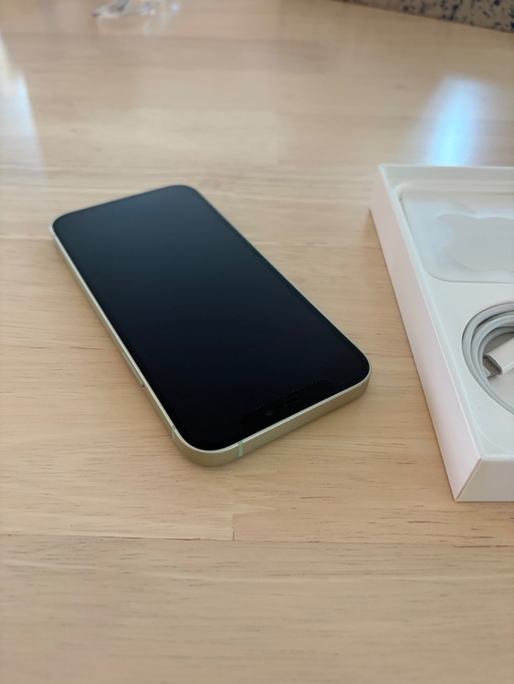 iPhone iPhone 12 64GB SIMフリー（スマホ）の商品画像 - 査定依頼日：2026年6月16日 - 最高査定価格：20,000円