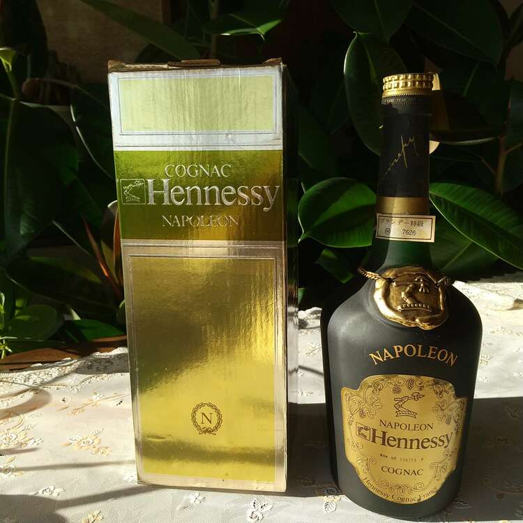 ヘネシー ナポレオン（お酒）の商品画像 - 査定依頼日：2025年2月12日 - 最高査定価格：6,000円