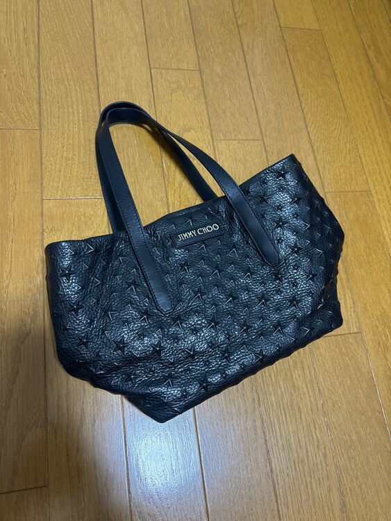 ジミーチュウ  （ブランドバッグ）の商品画像 - 査定依頼日：2025年3月23日 - 最高査定価格：25,000円