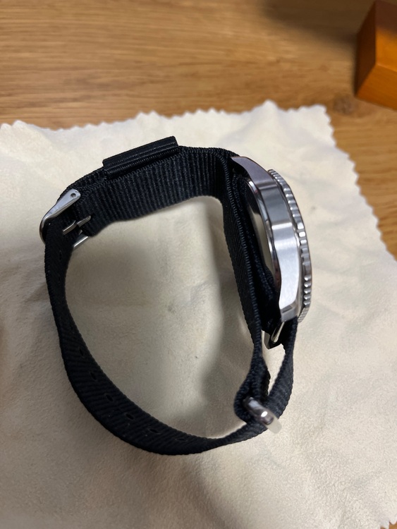 プロフェッショナル200ソーラー（高級時計）の商品画像 - 査定依頼日：2025年6月14日 - 最高査定価格：250,000円