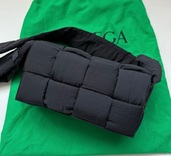 ボッテガヴェネタ パデッド テック カセット（ブランドバッグ）の商品画像 - 査定依頼日：2025年8月2日 - 最高査定価格：100,000円