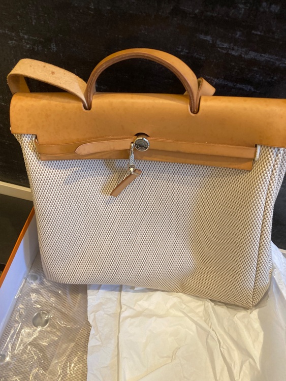 エルメス エールバッグ （ブランドバッグ）の商品画像 - 査定依頼日：2025年6月27日 - 最高査定価格：90,000円