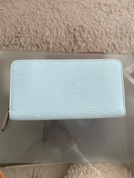 エピ　ジッピーウォレット　テュルコワーズ（ブランドバッグ）の商品画像 - 査定依頼日：2022年10月12日 - 最高査定価格：40,000円