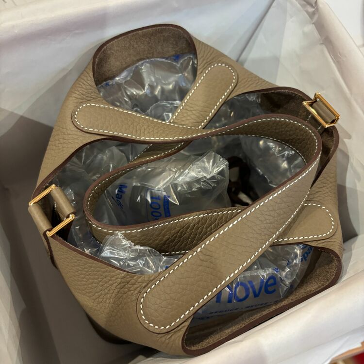 エルメス　ピコタンロック18エトゥープ  K刻印　ゴールド金具（ブランドバッグ）の商品画像 - 査定依頼日：2025年7月14日 - 最高査定価格：680,000円