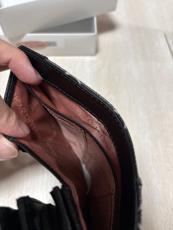 財布（ブランド財布・小物）の商品画像 - 査定依頼日：2025年9月2日 - 最高査定価格：100,000円