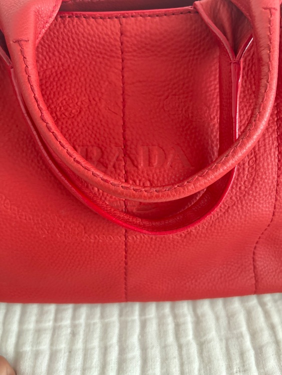 プラダ  （ブランドバッグ）の商品画像 - 査定依頼日：2025年8月20日 - 最高査定価格：70,000円