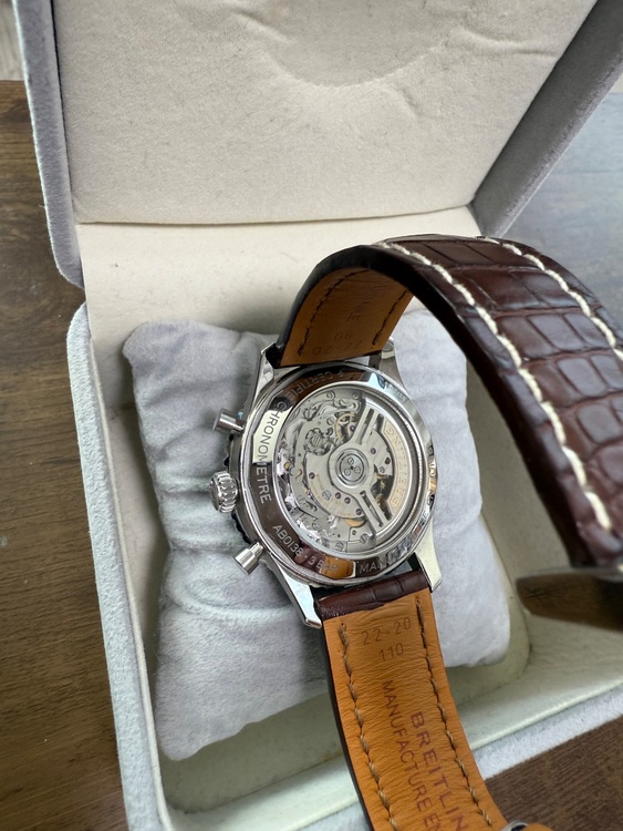 ブライトリング ナビタイマー B01 クロノグラフ4（高級時計）の商品画像 - 査定依頼日：2025年9月5日 - 最高査定価格：720,000円