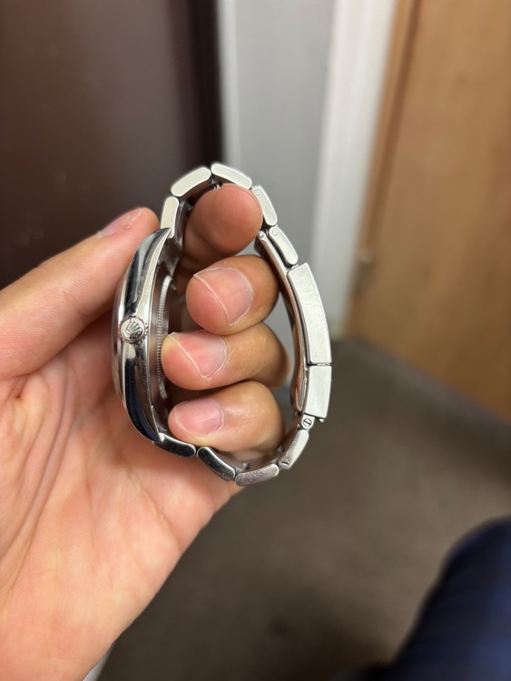 ロレックス エクスプローラー 214270（高級時計）の商品画像 - 査定依頼日：2025年11月30日 - 最高査定価格：1,160,000円