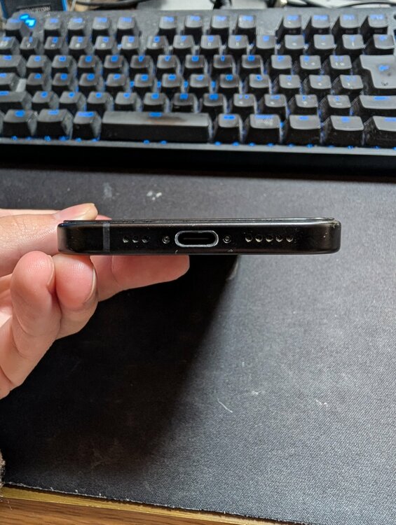 iPhone iPhone 15 128GB au（スマホ）の商品画像 - 査定依頼日：2026年6月12日 - 最高査定価格：53,000円