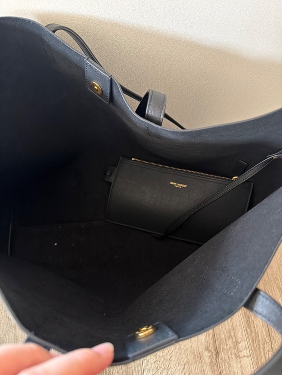 サンローランショッピングバッグ（ブランドバッグ）の商品画像 - 査定依頼日：2026年1月25日 - 最高査定価格：85,000円